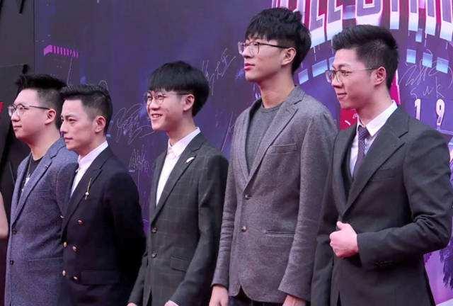2019lol全明星赛猴哥惊艳反杀,石头人撞死国服第一泽拉斯和男刀