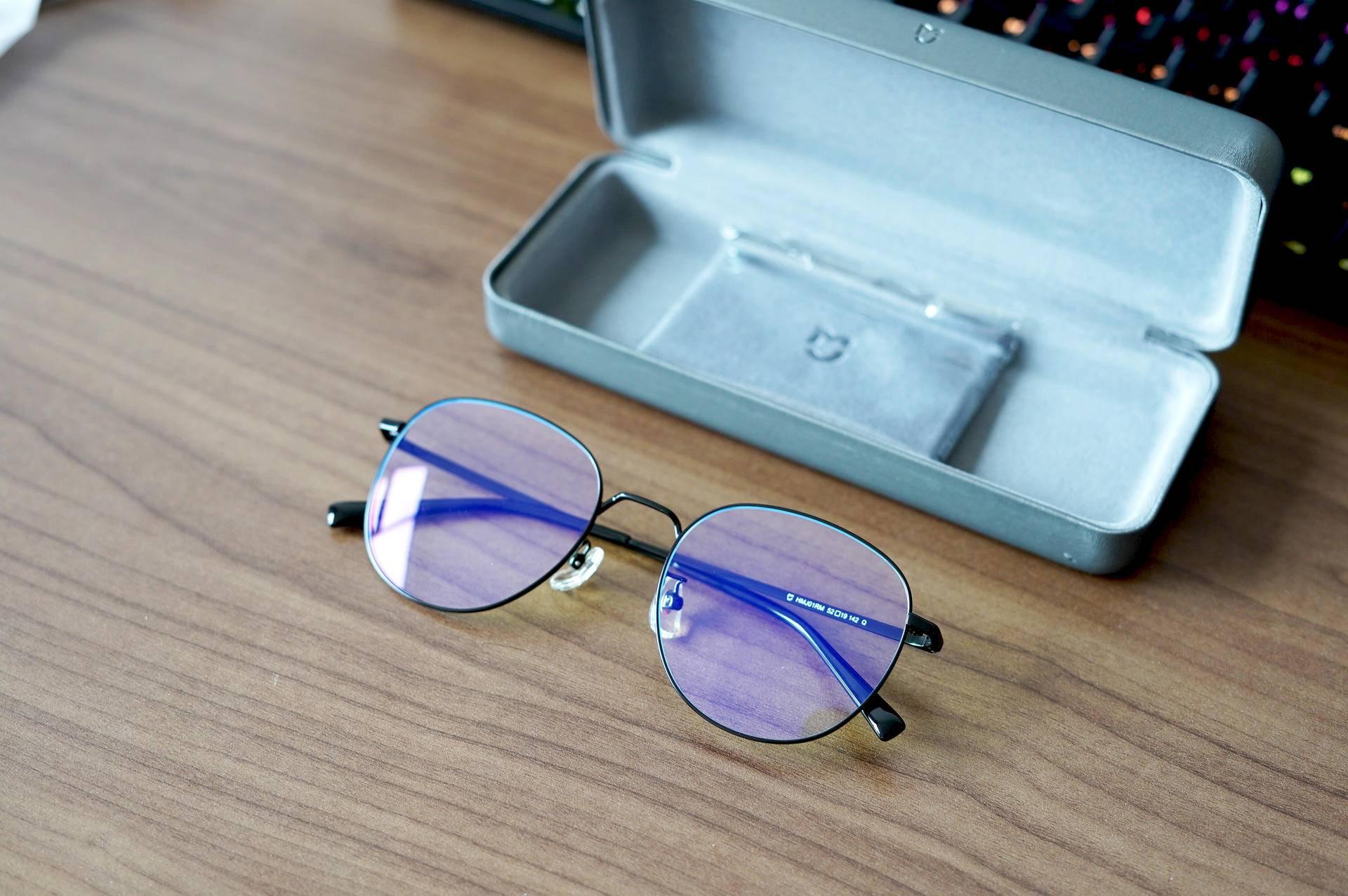 打破行业高价规则 米家防蓝光眼镜 钛轻盈低调来袭 - 哔哩哔哩