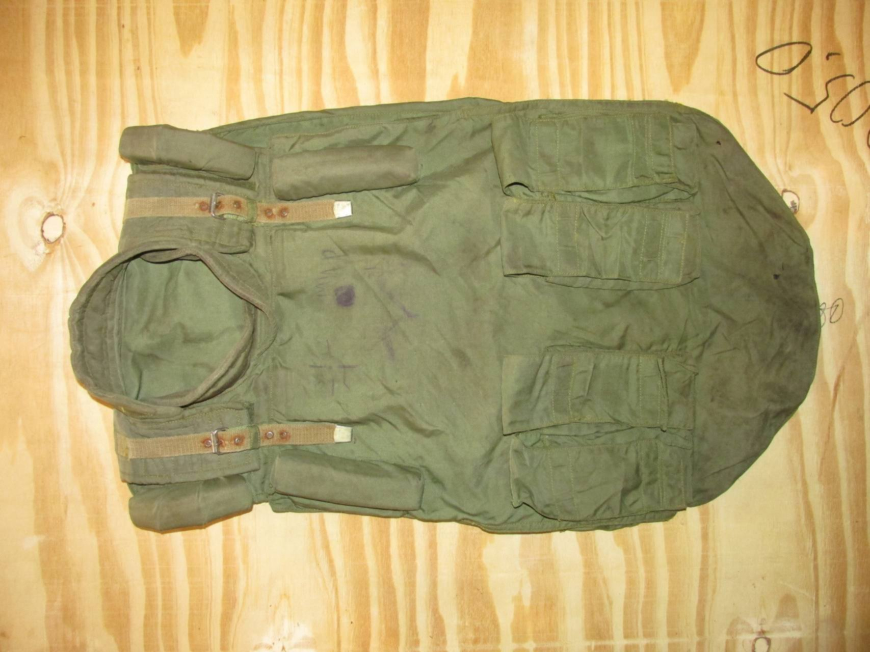 逃离塔科夫装备科普第四期苏联zhzl71746b16b5防弹衣系列