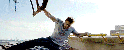 四个持刀的正常人能否打赢空手的美国队长