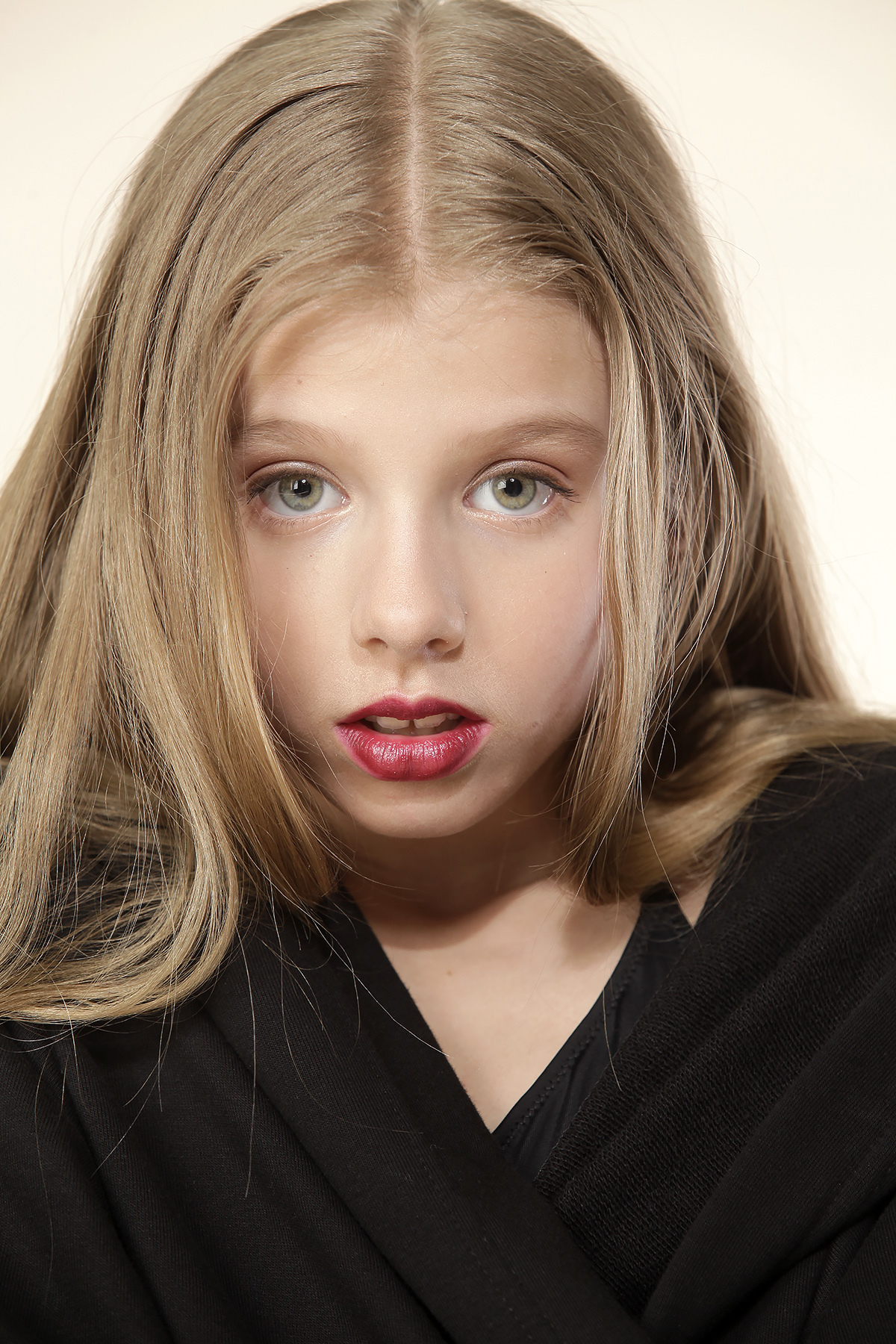 Kristina Soboleva | Bocah Sange.