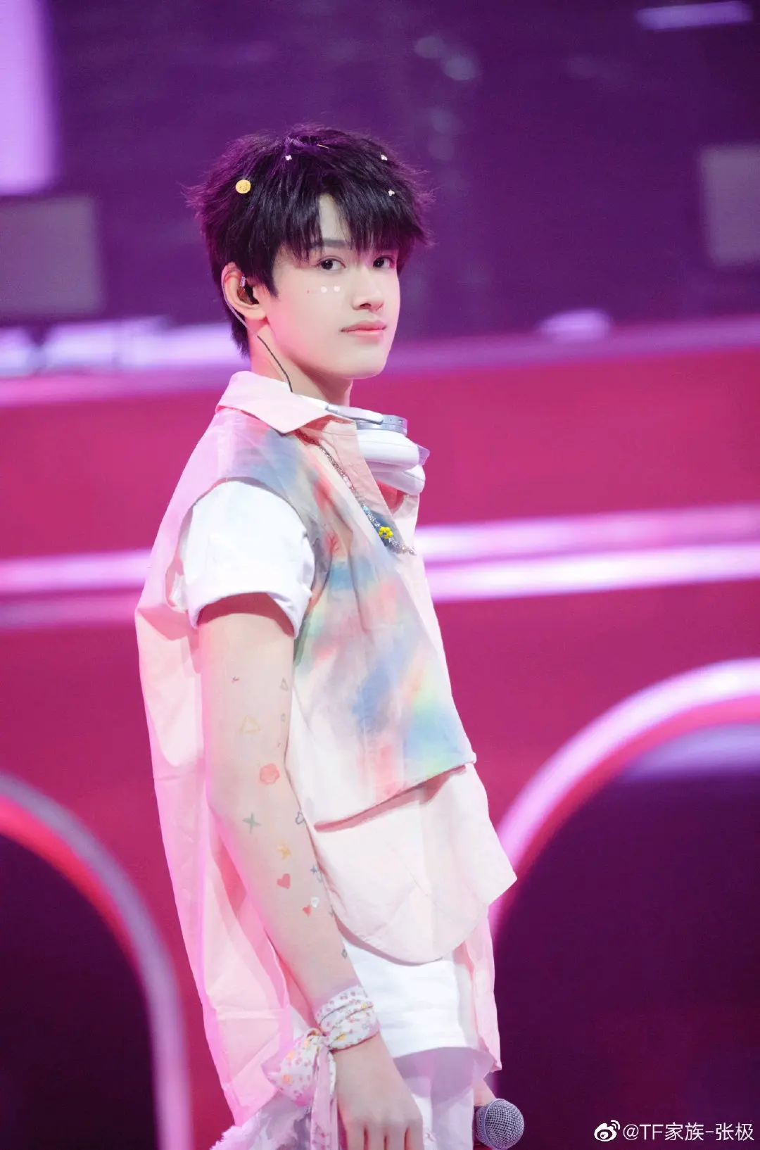 张极16岁生日快乐! - 哔哩哔哩