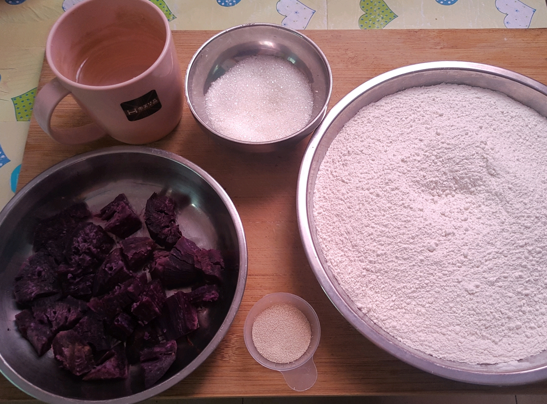 紫薯玫瑰馒头怎么做_紫薯玫瑰馒头的做法_豆果美食
