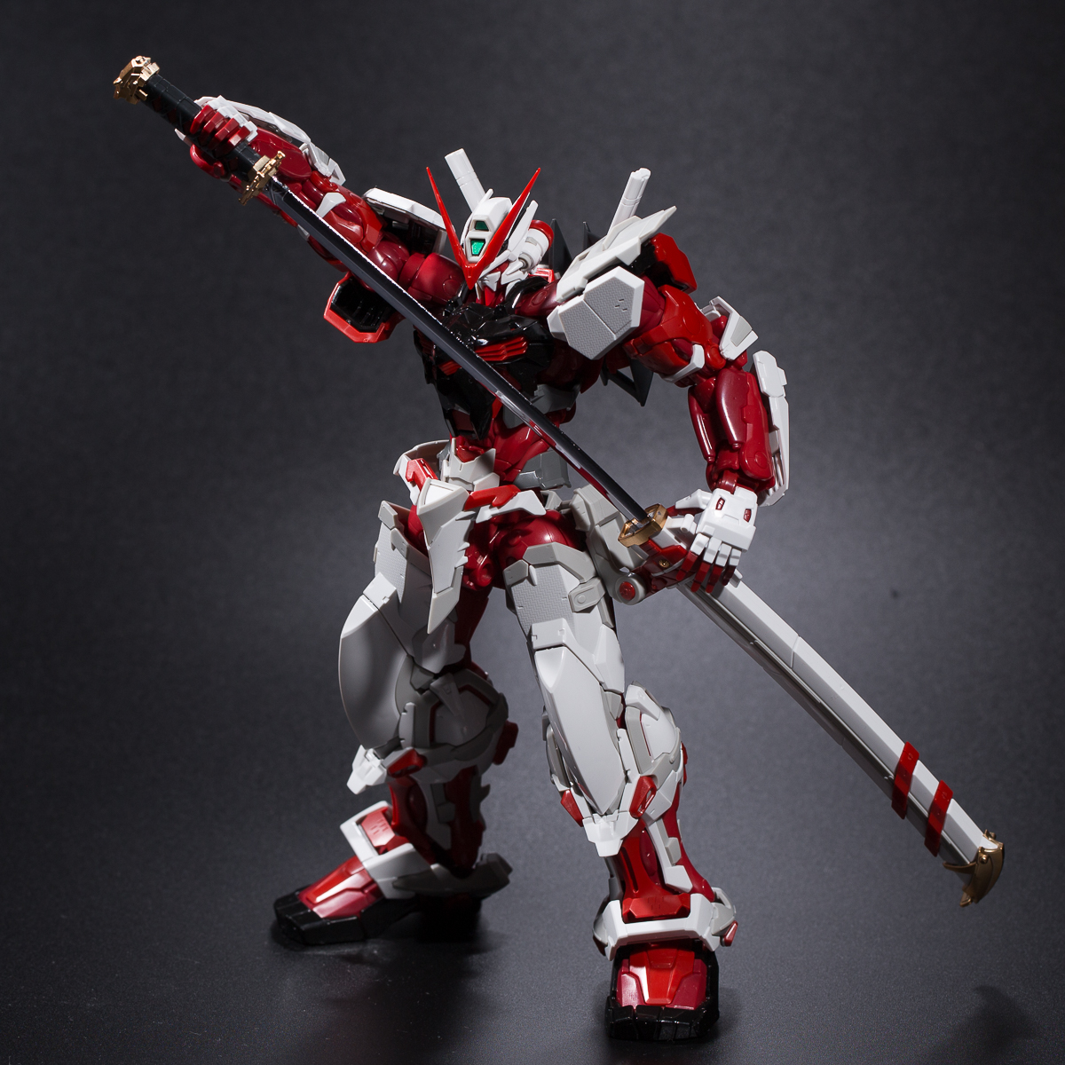 【评测】万代 hi-resolution model 1/100 异端高达红色机