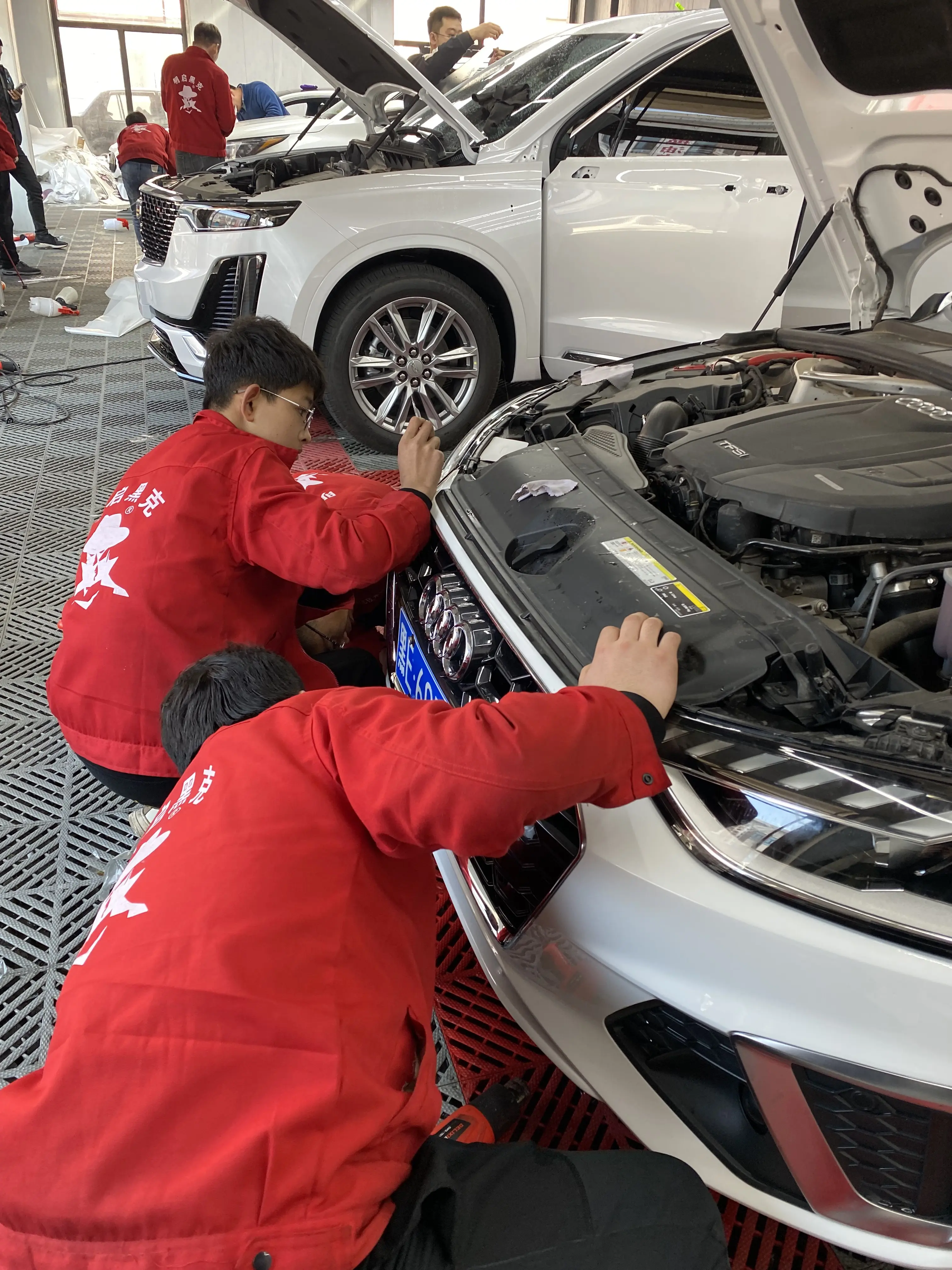 学隐形车衣 汽车贴膜多久可以学会 哪里最专业 - 哔哩哔哩