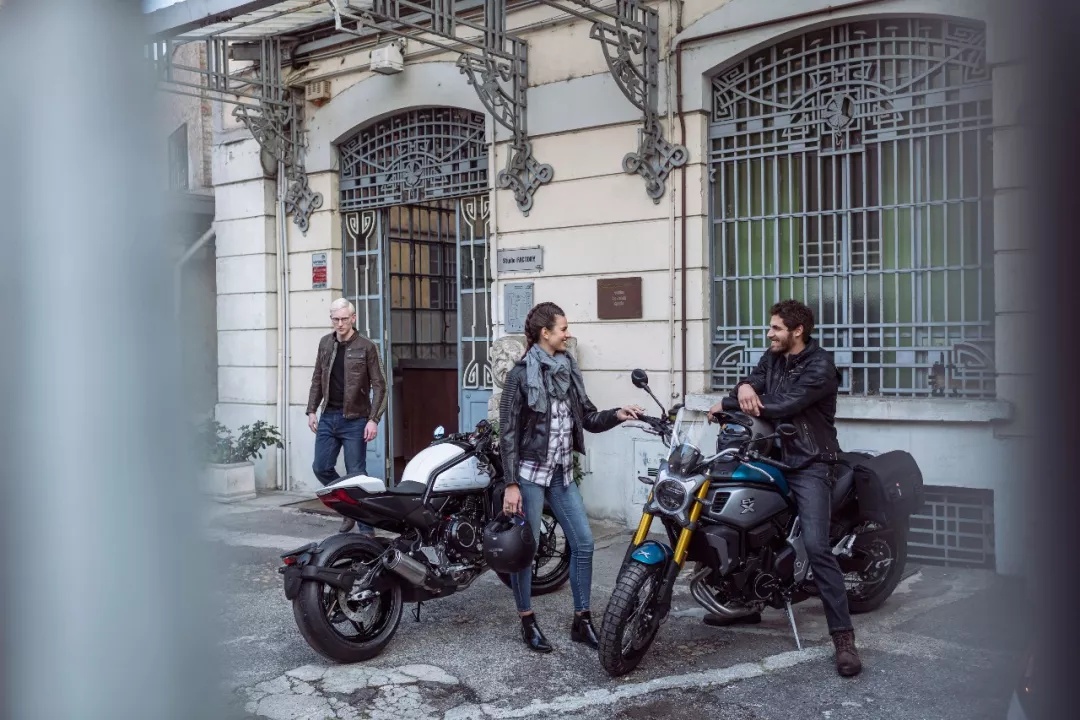 滑动离合、电控油门、692cc70匹马力、复古风