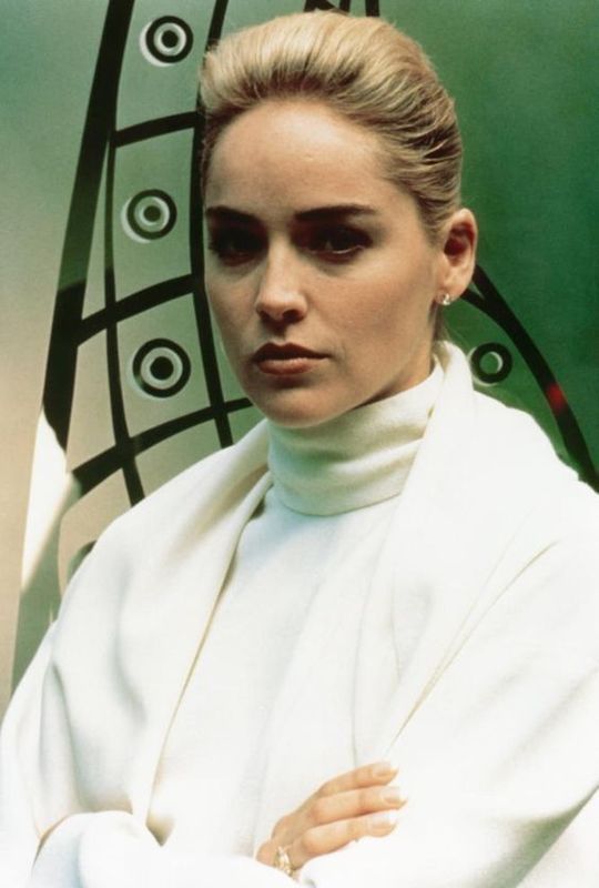 昔日的性感女星莎朗斯通