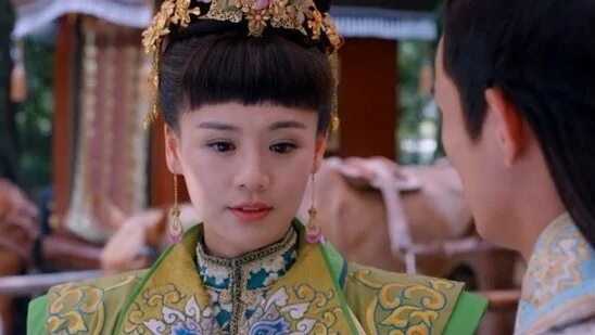 剧中贺兰敏月是武则天的外甥女,但她用计介入武则天和唐高宗的感情