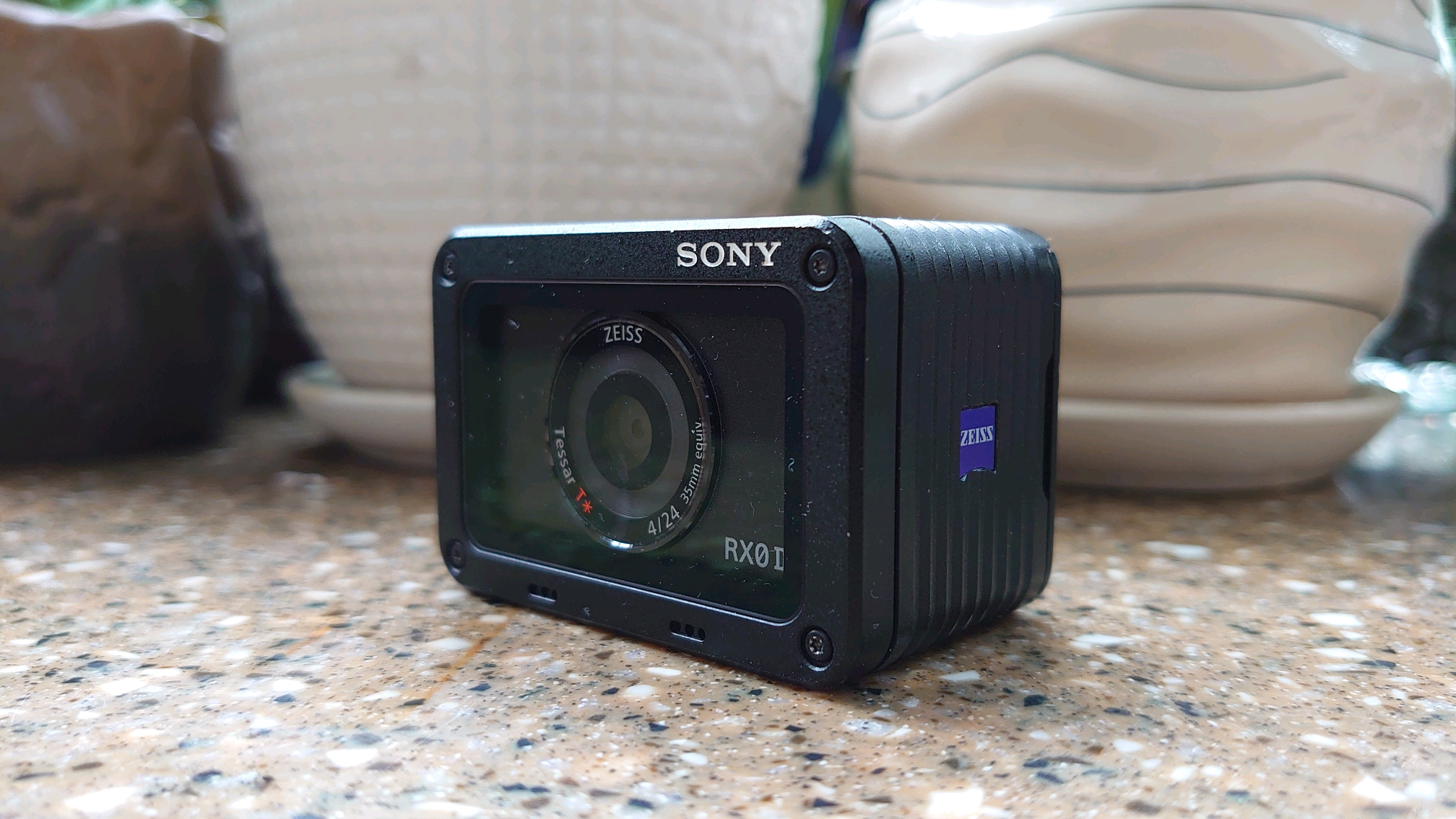 索尼一家亲,入手rx0 mark 2