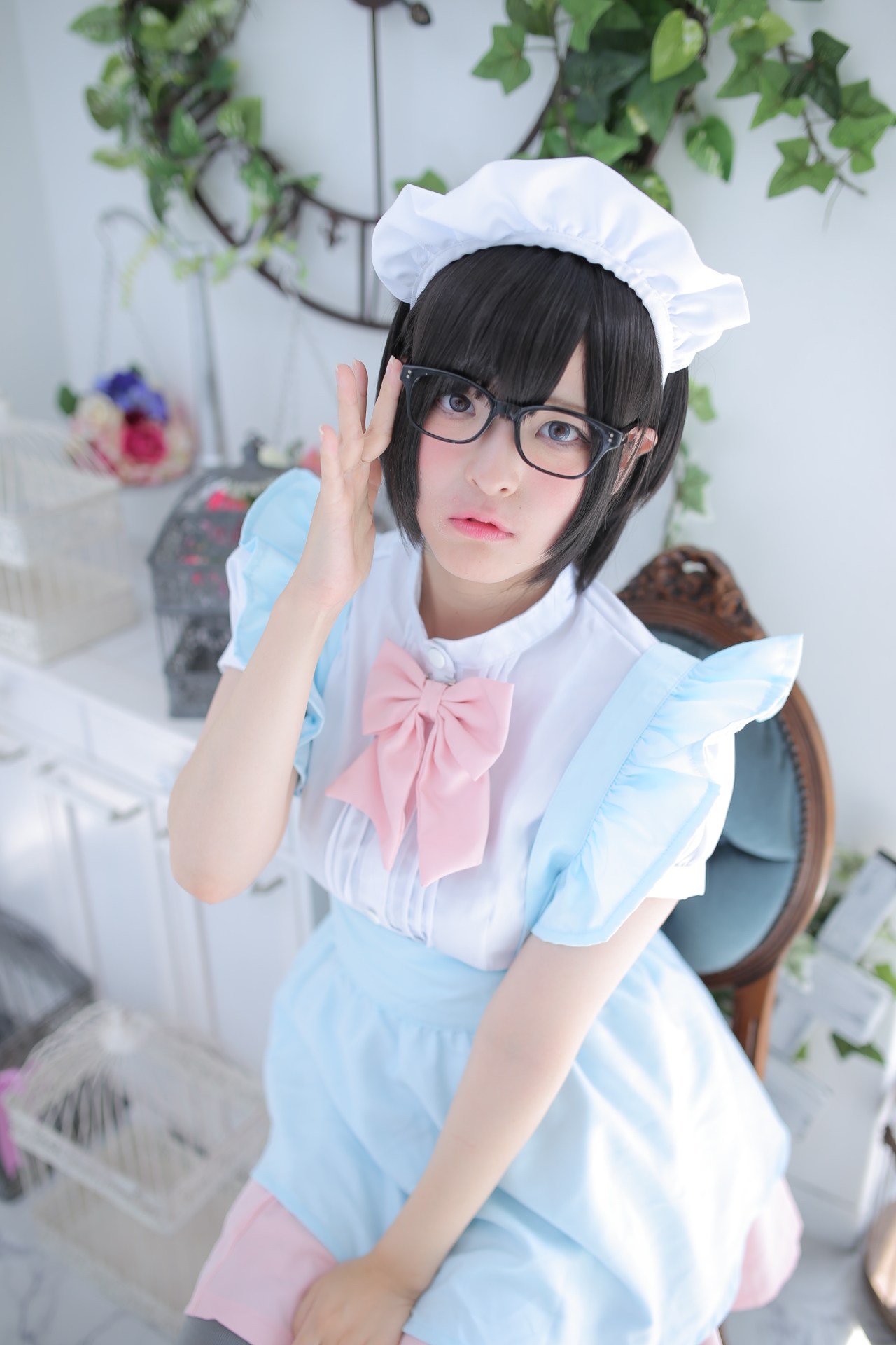 cosplay小姐姐眼镜女仆