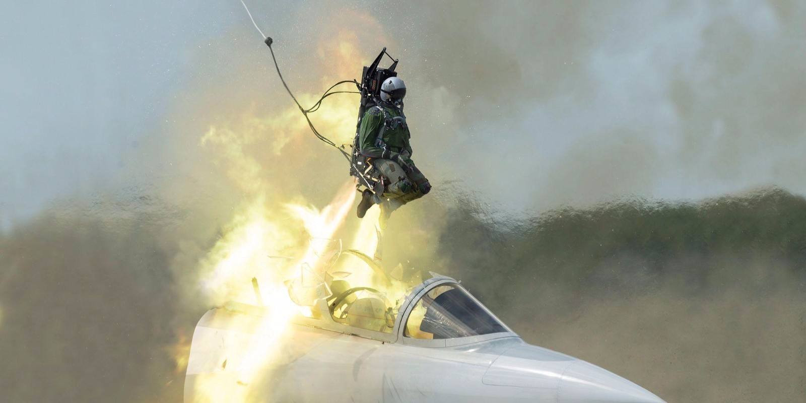 飞行员跳伞后懵了故障战机独自飞行1800里惊动8国空军拦截