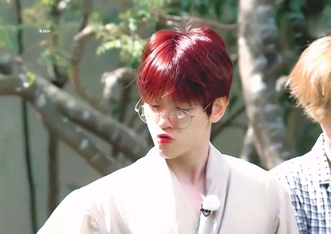 【边伯贤】当他吃醋了.