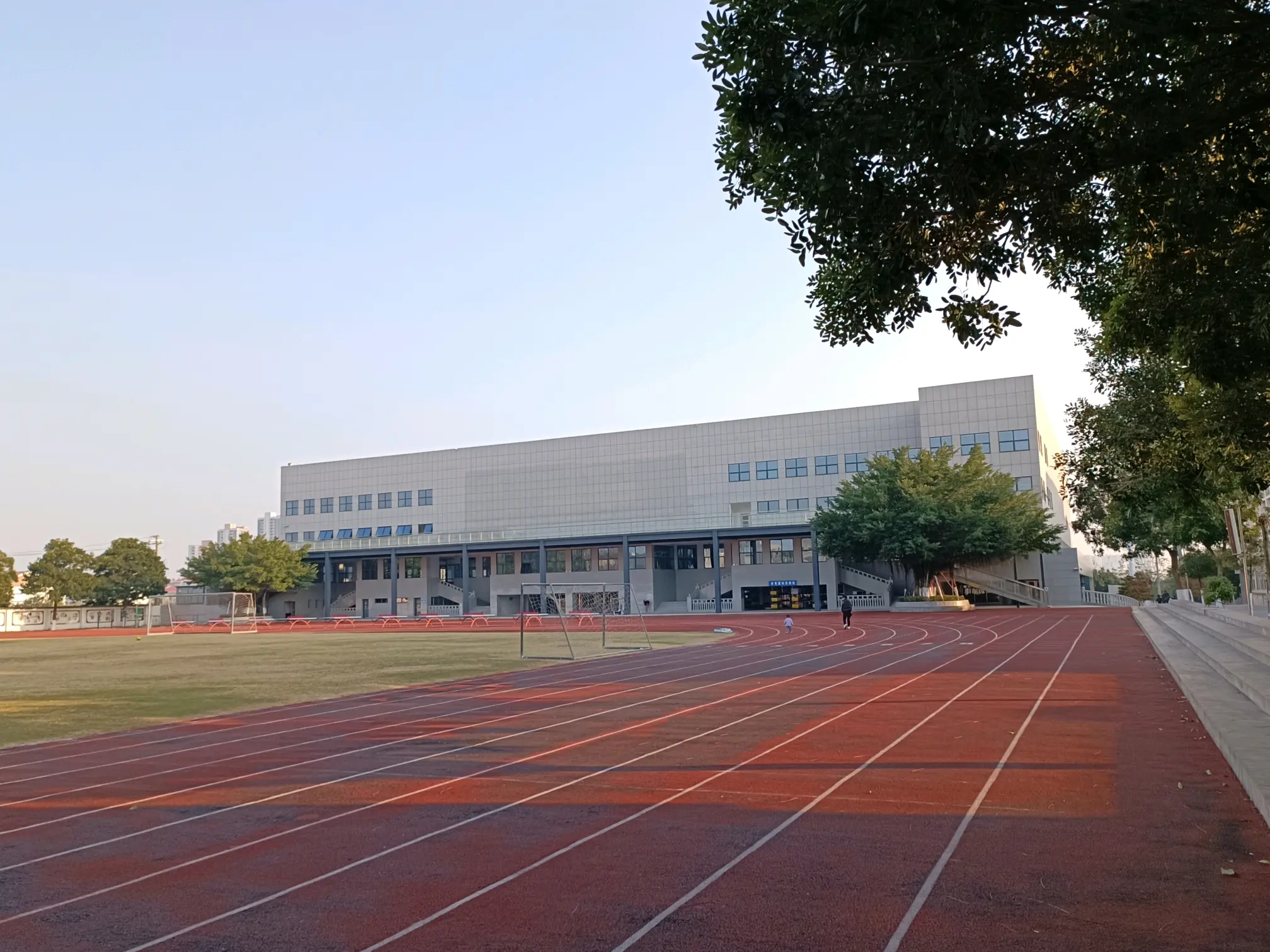 北海海城区民附学校图片