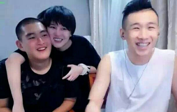 天佑被封杀过了半年之久,想要上线稳定粉丝情绪,网友:没有用的 - 哔哩哔哩