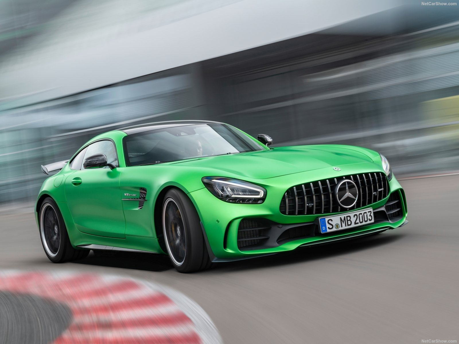 奔驰AMG GTR