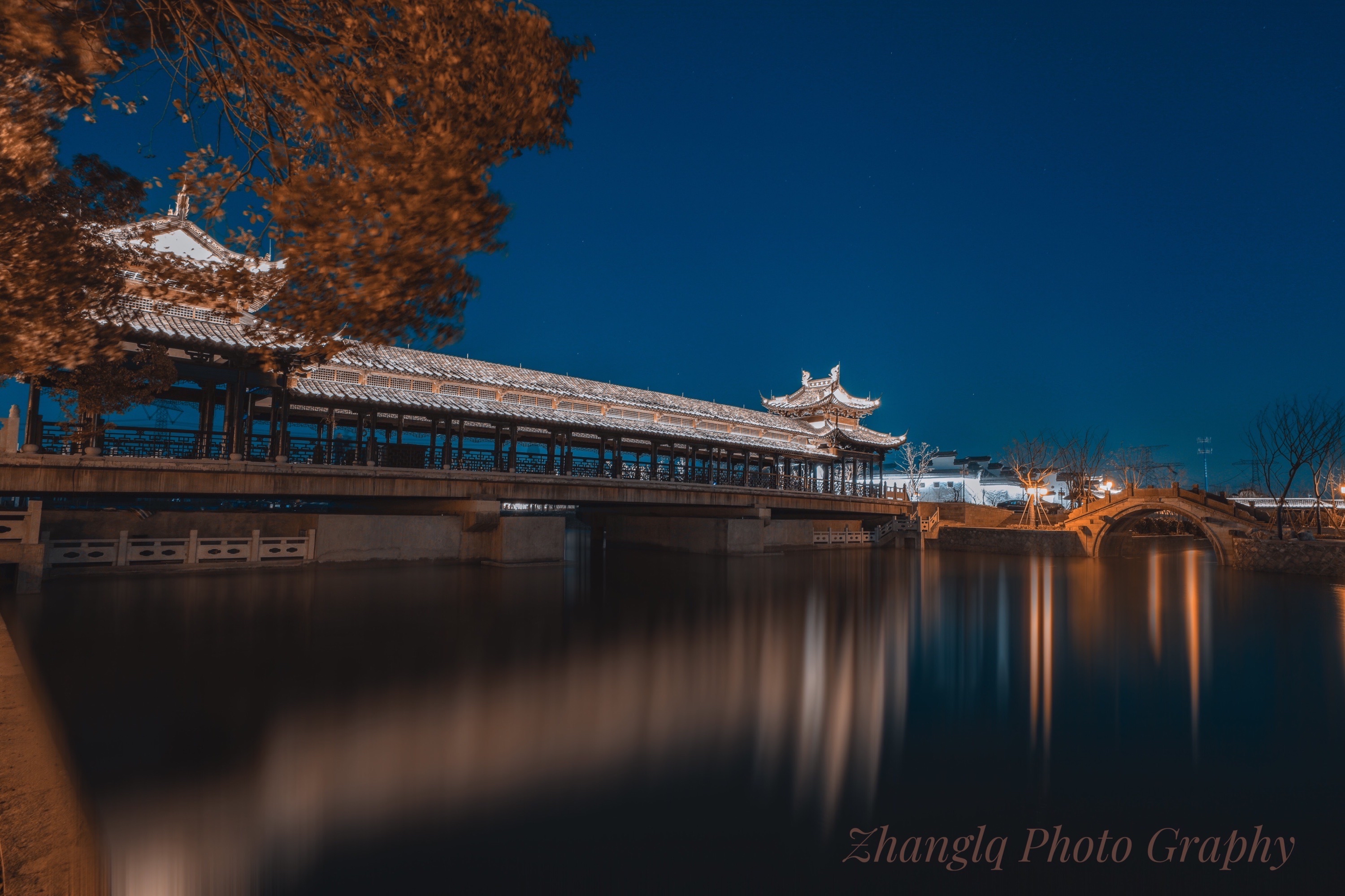 南浔古镇东大门夜景