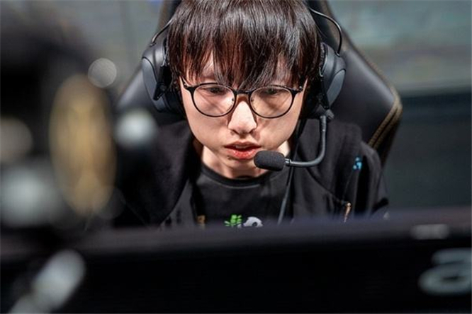 斗鱼无聊哥变欺诈哥?RNG队员和旭旭宝宝都成