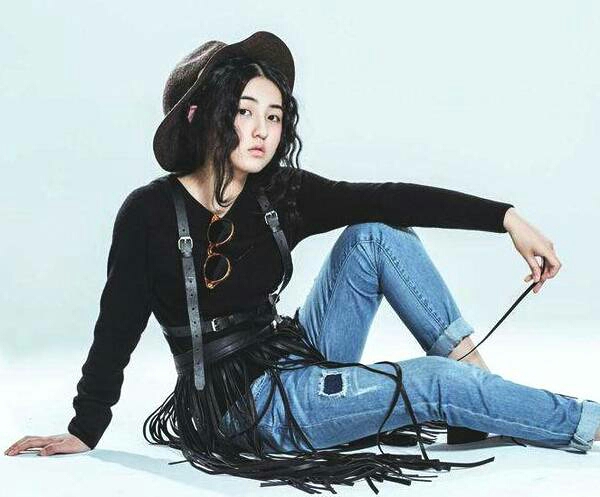 少年如光，驱散黑夜