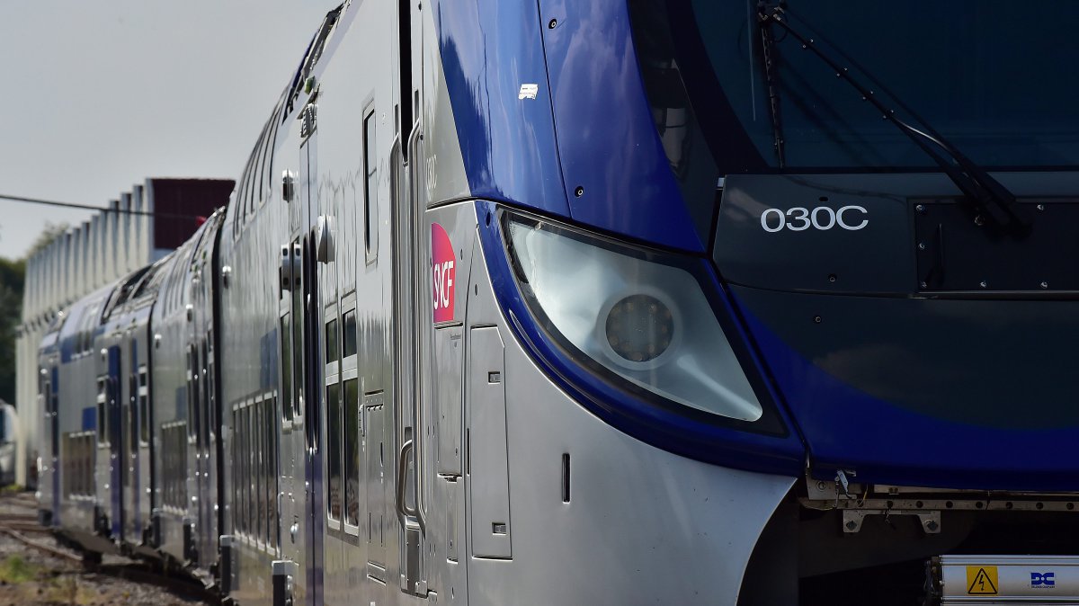 设备扔到车顶上——庞巴迪regio 2n系列动车组列车