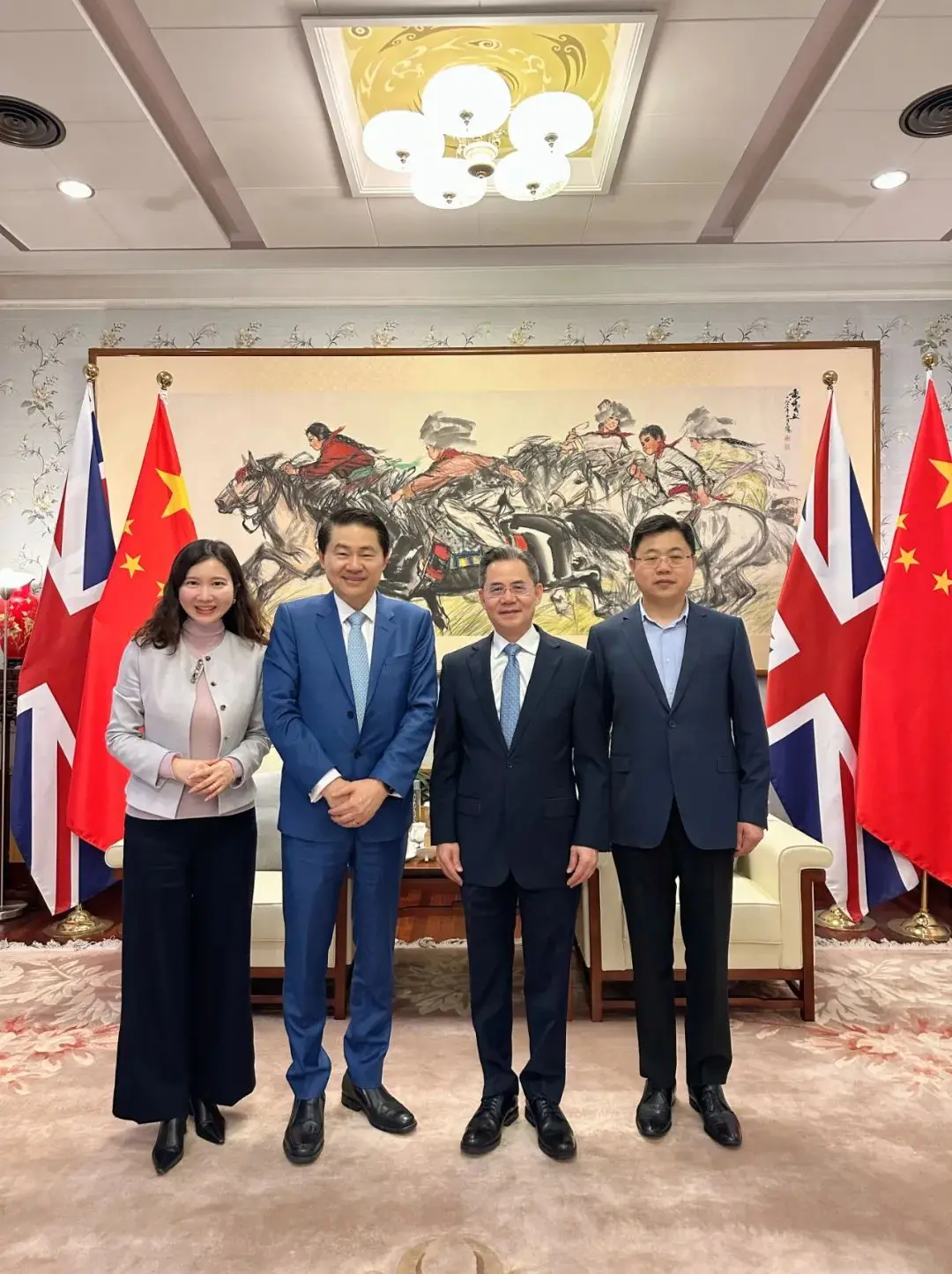 ccg理事长王辉耀和秘书长苗绿拜访中国驻英国大使郑泽光