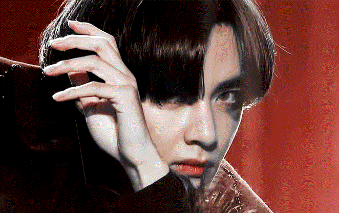 金泰亨死死地盯住田柾国,在朴智旻眼里金泰亨现在比任何一次都要严肃