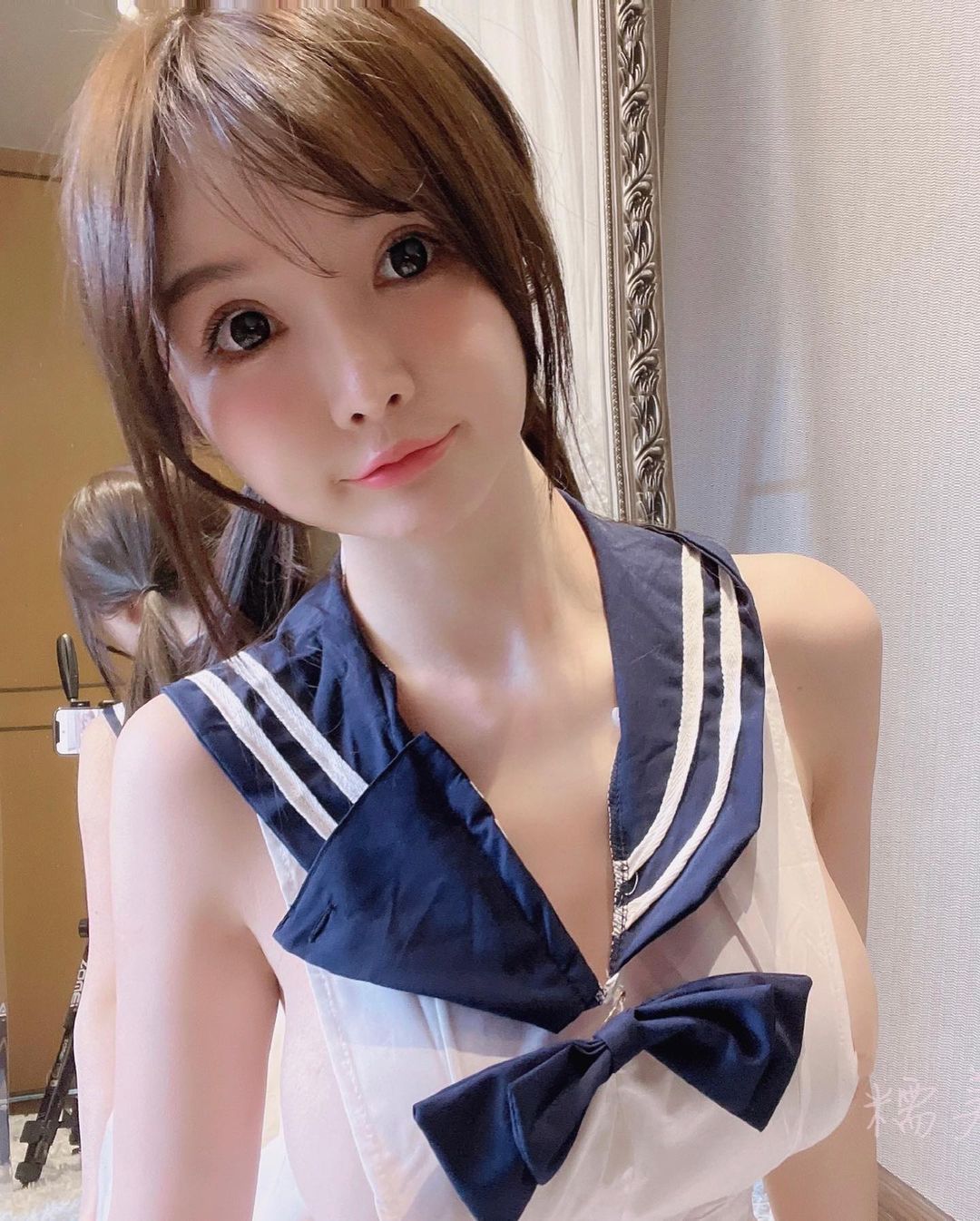 火辣妹子」水手服设计太心机！ - 哔哩哔哩