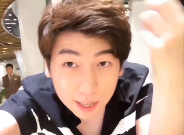虎牙英雄联盟主播炫神几百万资产遭到冻结 还是未能逃过斗鱼制裁 - 哔哩哔哩