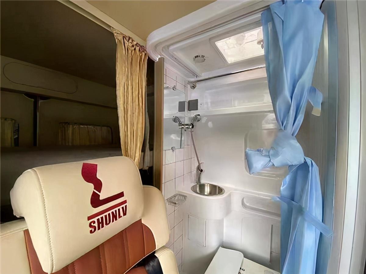 新款上汽大通v80短轴b型小房车顺旅v80百种布局任选