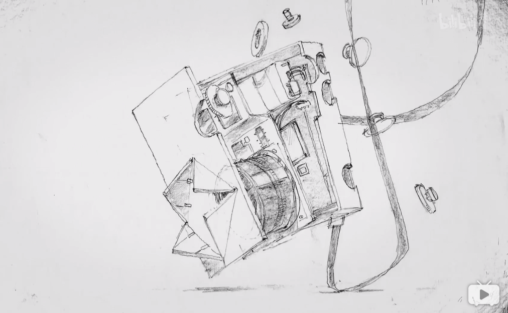 这个相机摔破的镜头,联想到漫画最新一话,细思极恐