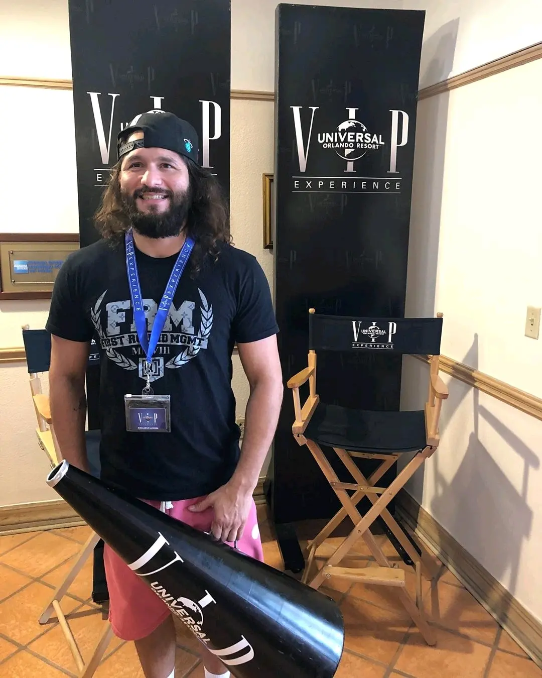 豪尔赫·马斯维达尔,职业战绩35胜17负,16 ko,2 降伏.