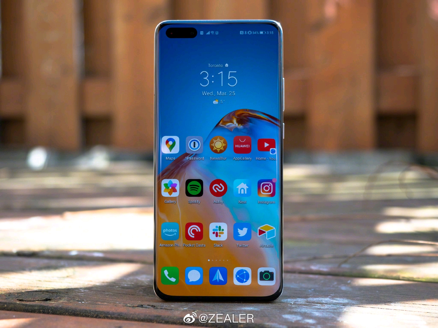 图片来源于网络华为p40pro及pro 这次的满溢屏,实际就是为正面的四