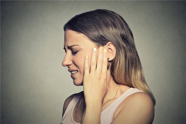 主要表现为耳鸣,耳聋亦可出现头痛,失眠,易烦躁和记忆力减退等症状