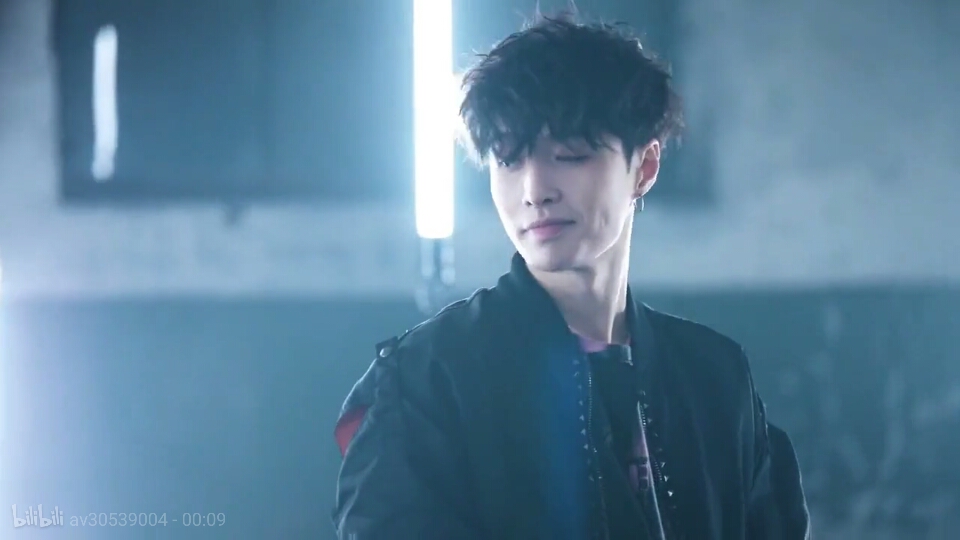 【张艺兴】 LAY SHEEP (Alan Walker Relift)预告简评 _非专业向