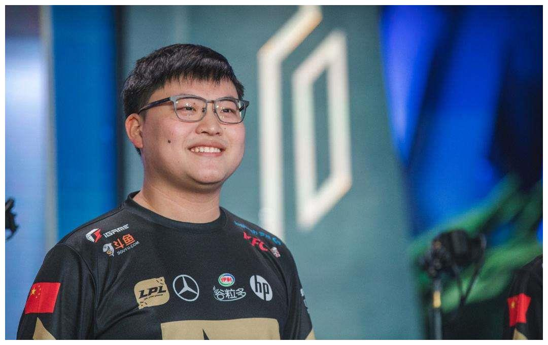 简自豪官宣退役:告别uzi