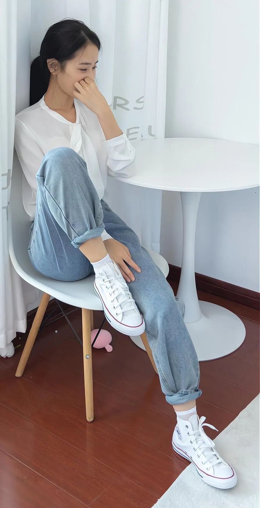 学妹白袜牛仔裤帆布鞋