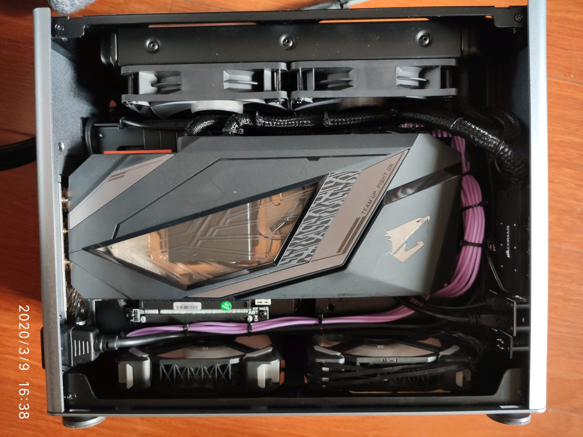 乔思伯a4机箱itx技嘉水雕2080tii99900kf52g欧酷外置水冷皇家戟