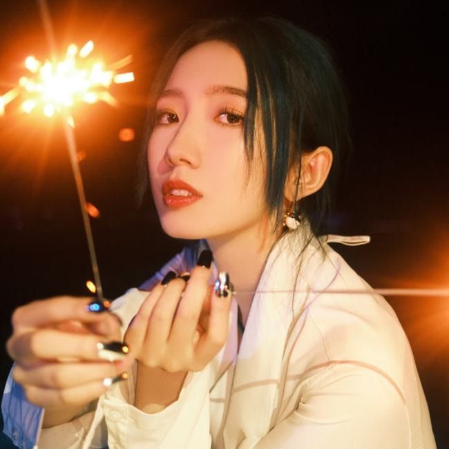 图片[22]-她16岁开始抽烟，曾街头采访自称是韩国歌手，如今却“知三当三”-妖次元