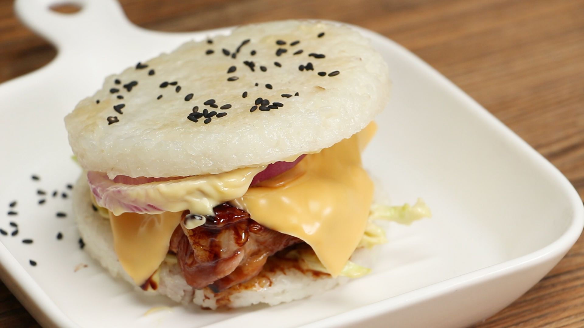 [照烧鸡腿米汉堡]没有面包胚?米饭做的汉堡了解一下