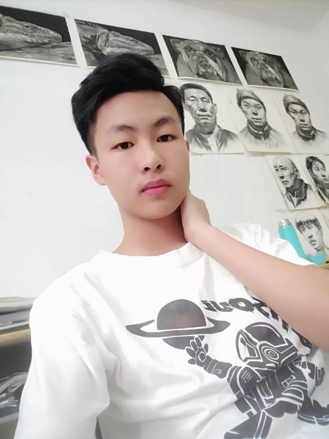 "寻找最美美术生"大赛冠军诞生!普天同庆发红包啦!