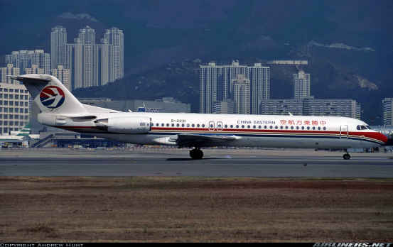 中国东方航空的福克100 - 哔哩哔哩
