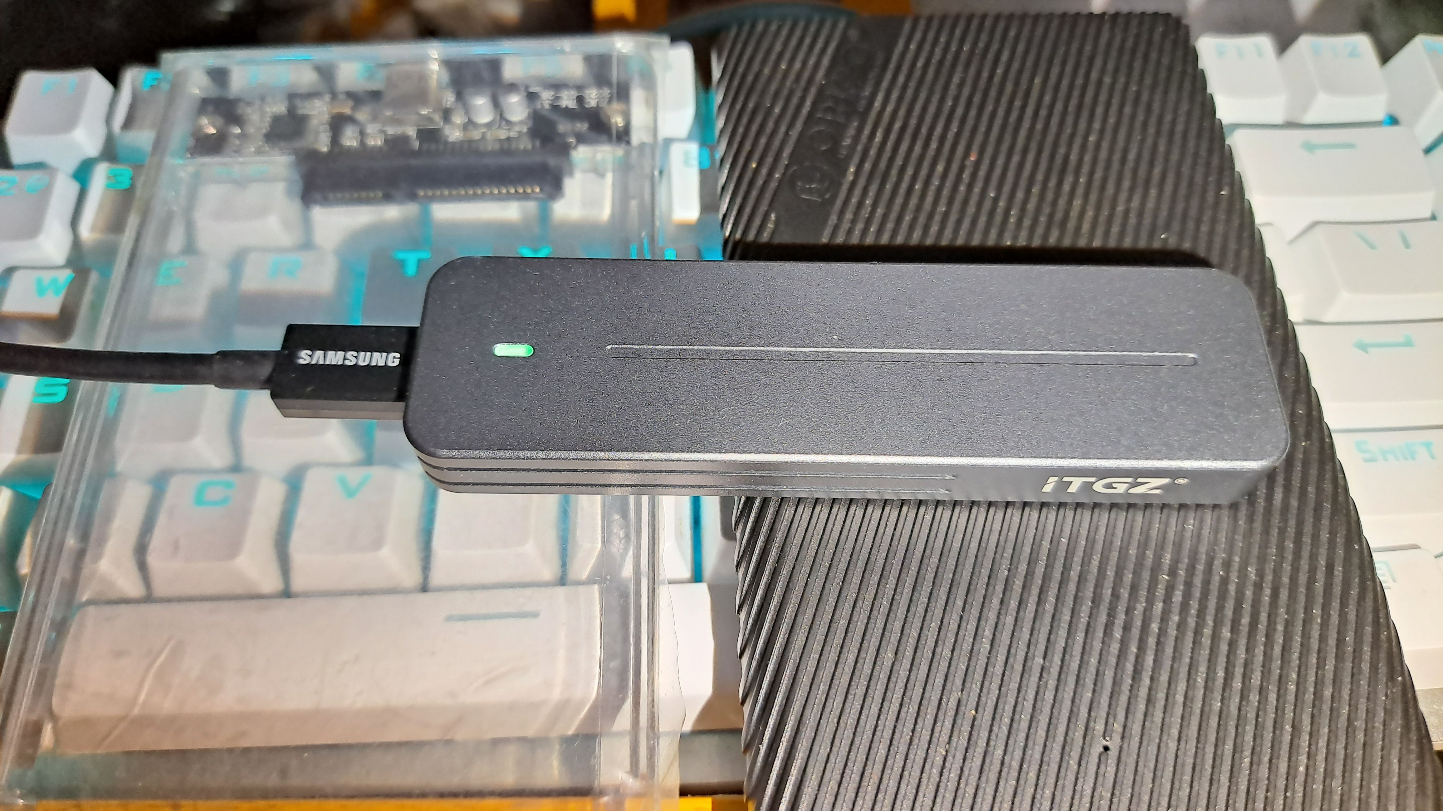 ITGZ M.2双协议硬盘盒 RTL9210B简评及测速对比 - 哔哩哔哩