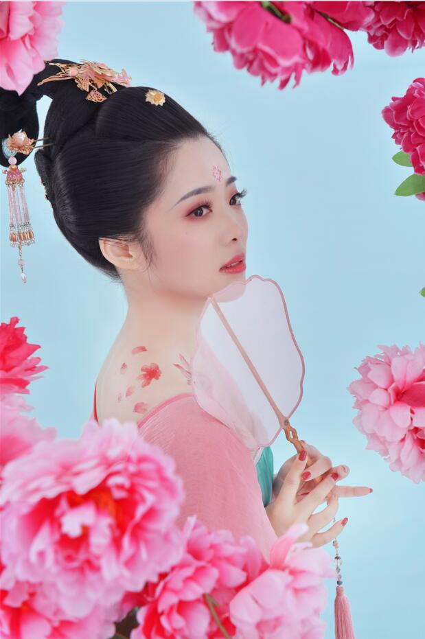 盘子女人坊古装摄影艳露凝香客片欣赏