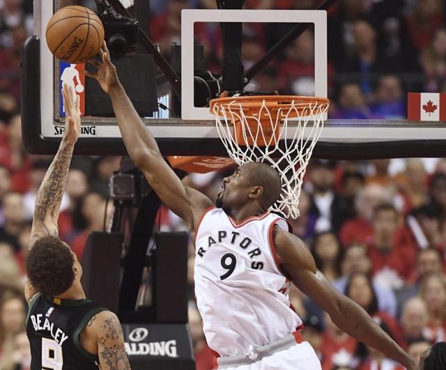 火箭新援将成交易添头?名记的回答道出关键,他有望成小号伊巴卡