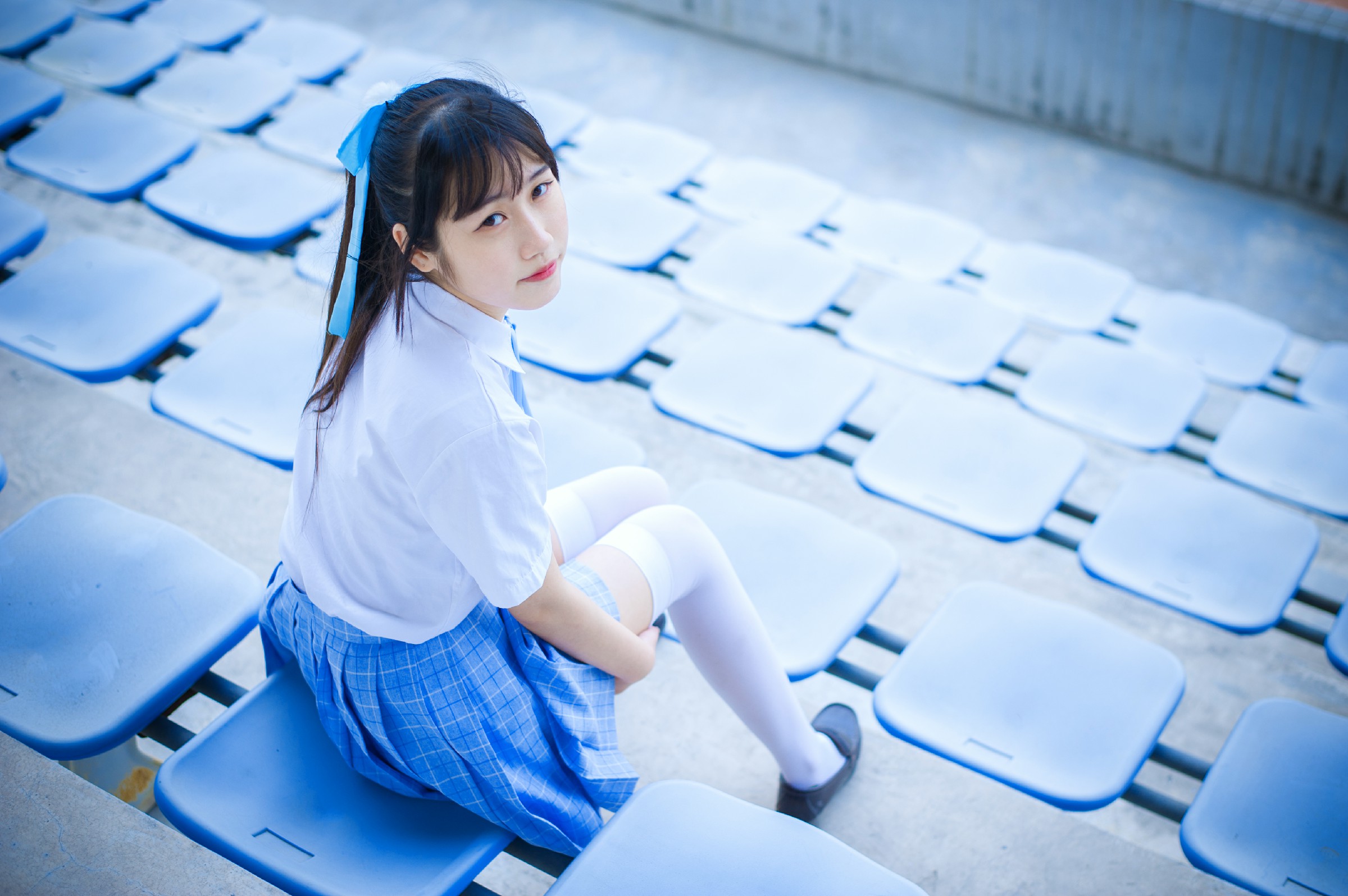 【jk制服】小姐姐穿上黑丝与白丝的jk制服