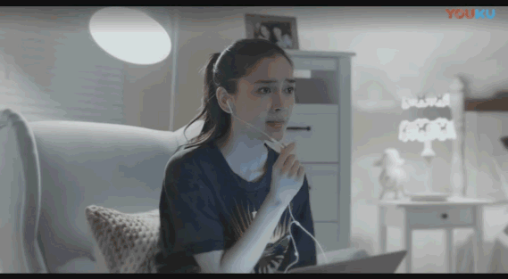 创业时代正播着diss黄晓明和angelababy演技的微博被他点赞了