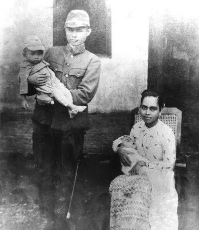 这些军队就按照事先所计划好的路径,转往中下缅甸的据点,而昂山本人则