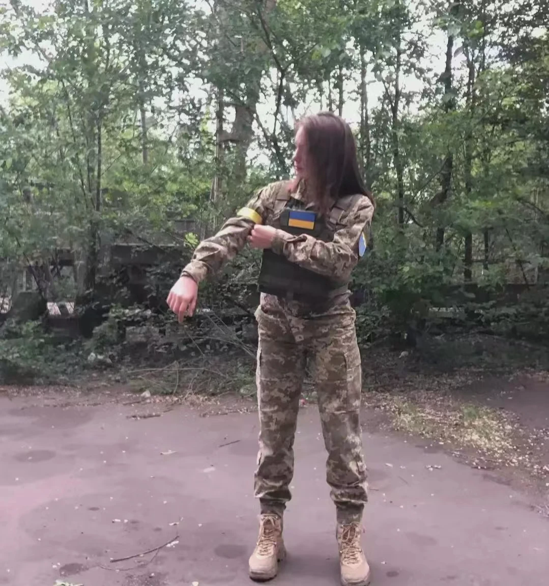 乌克兰军队女性任军官职位呈上升趋势_凤凰网视频_凤凰网