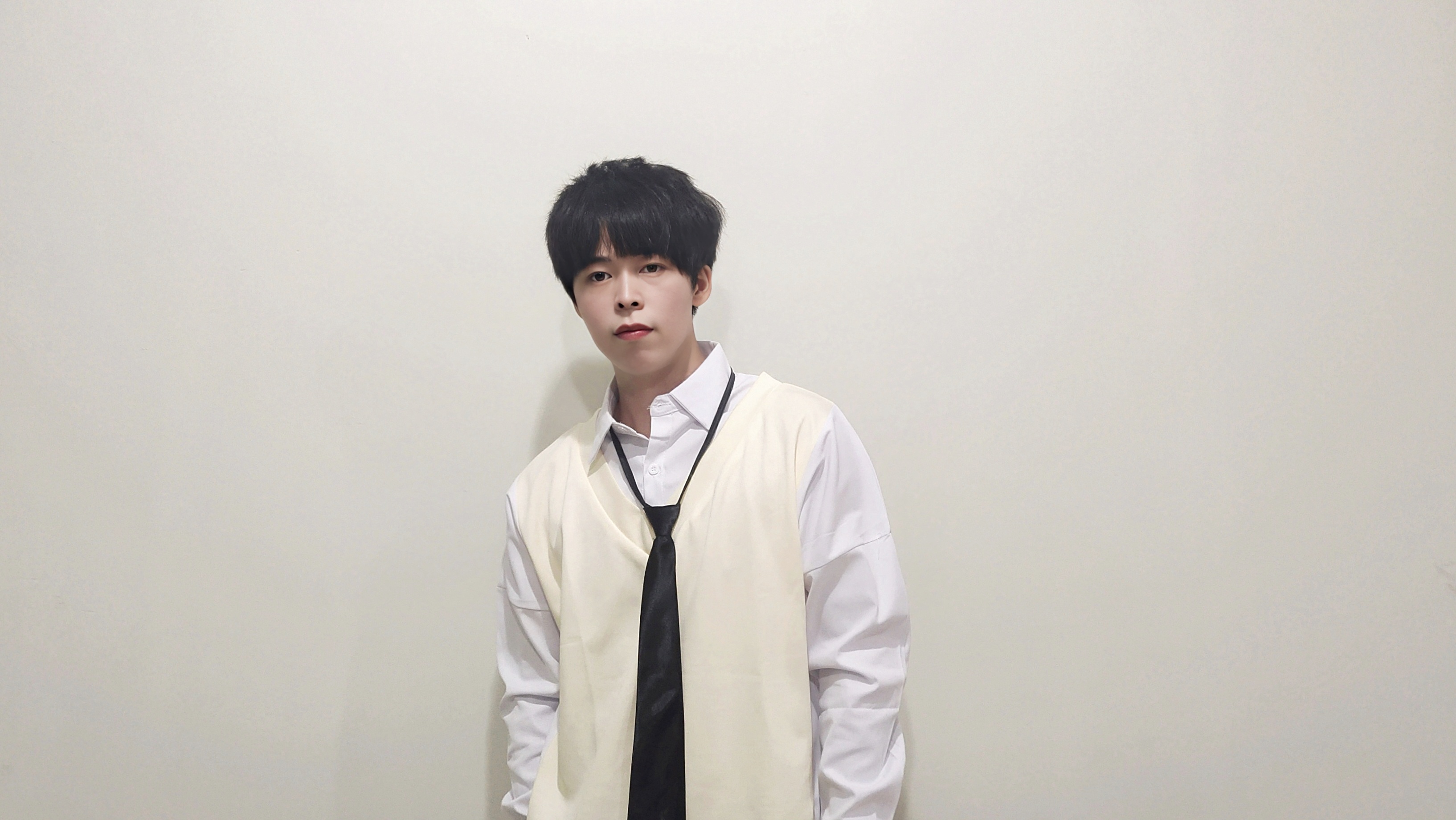 罗俊林秋季学生装曝光,青春阳光气质非凡