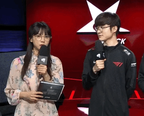 faker接受敏娜小姐姐采访给人李总裁和金秘书的既视感