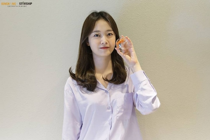 11月19日,全昭旻接受了《esqueer》的相关采访,采